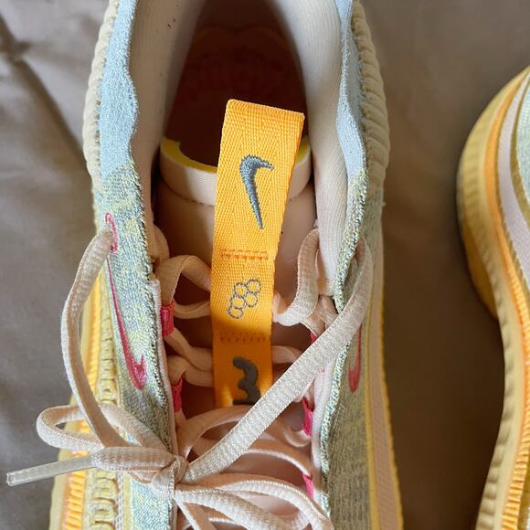 Nike Cosmic Unity 3 The Hive yellow vanilla Sneakers Men’s size 13 main image 4